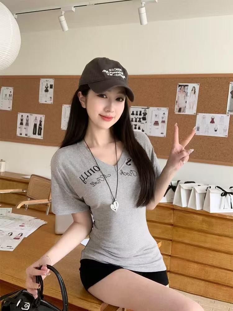 Summer New Letter Printing Slim V-neck T-shirt Women's Design Sense Short Sleeve Front Shoulder Students On the Clothes Trend
