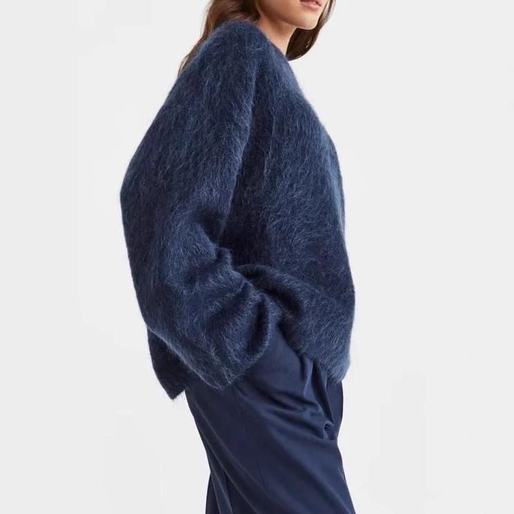 New Women's Loose Round Neck Plush Sweater: European & American Autumn/Winter Collection – Cozy, Solid Color Knit Outerwear, Lazy Style.