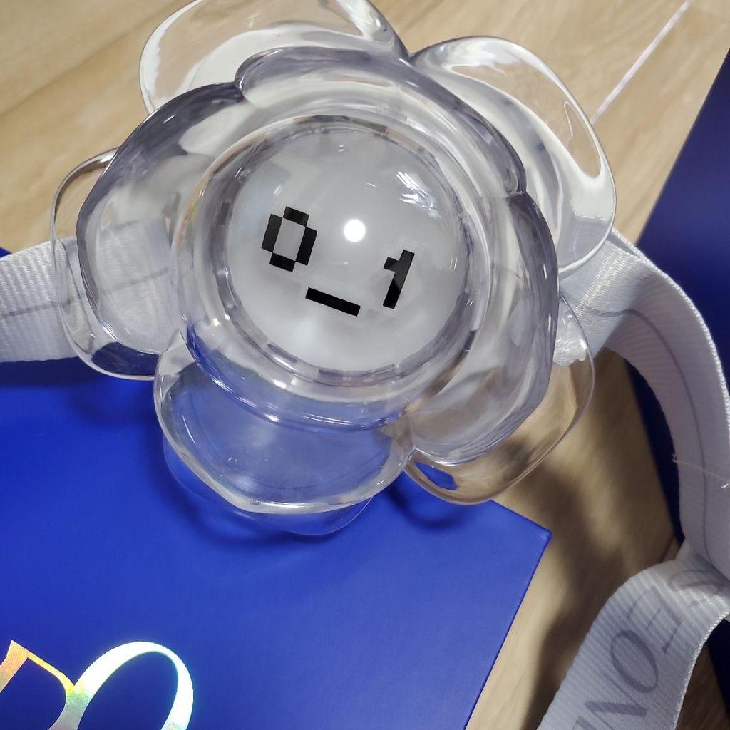 [USED] ZEROBASEONE ZB1 Zebeone Penlight with Strap