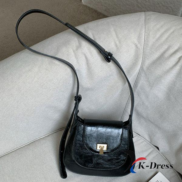 

Міні-сумка Rizi Buckle Saddle (3 кольори) 20x3.5x16.5cm чорний