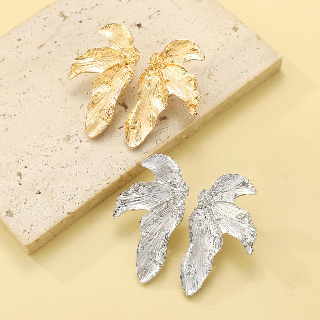European and American Cold Wind Alloy Design Earrings Women's Retro Leaf Earrings Cross-border Jewelry Fashion Earrings Women