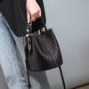 IELGY Ladies Cross-Body Bucket Bag Woven Large-Capacity Portable Shoulder Bag