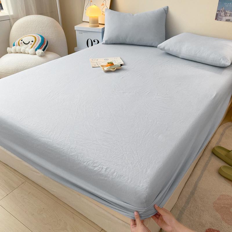 Red Bean Fitted Sheet: Universal Non-Slip Mattress Protector for All Seasons