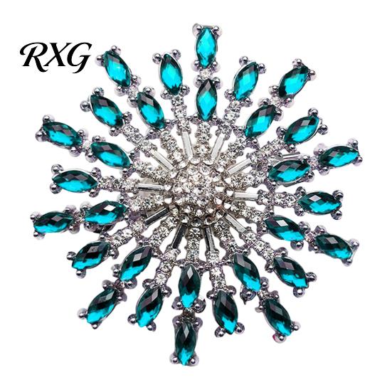 Three-dimensional Brooch Rhinestone Radial Flower Pin, Decorative Zinc Alloy Lapel Sweater Women Metal Cardigan Coat Suits Clothing Accessories,