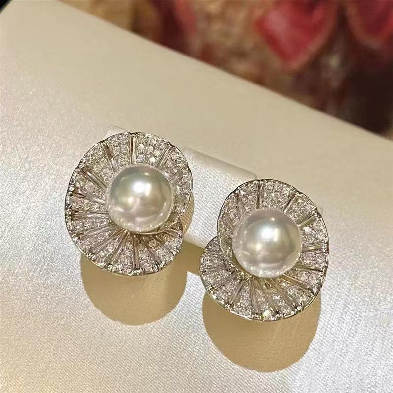 

European and N French Double Seashell Pearl Stud Earrings Feminine Luxury Fashion Personality Simple Earrings W5343WW-[Copper Needle]