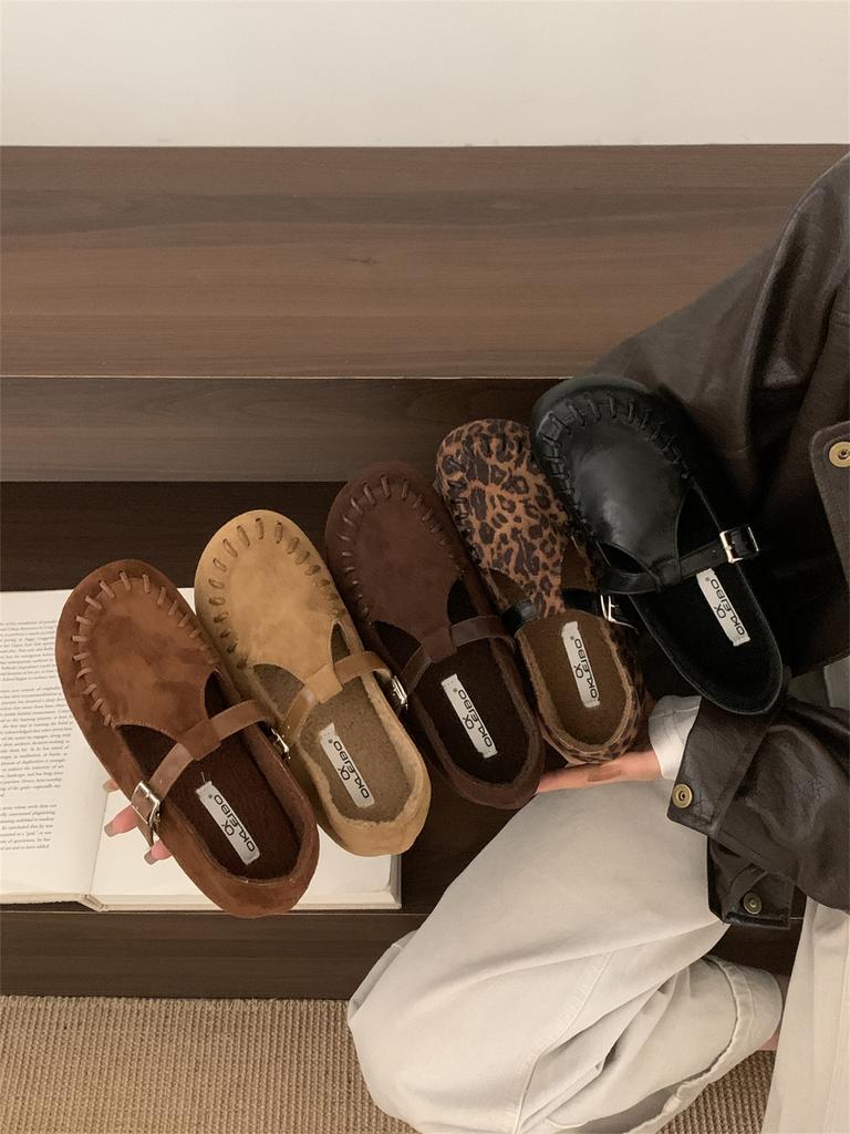 Korean version of retro style flat-bottomed velvet leopard print single shoes women's 2025 new models with skirts versatile one-word belt Mary Jan