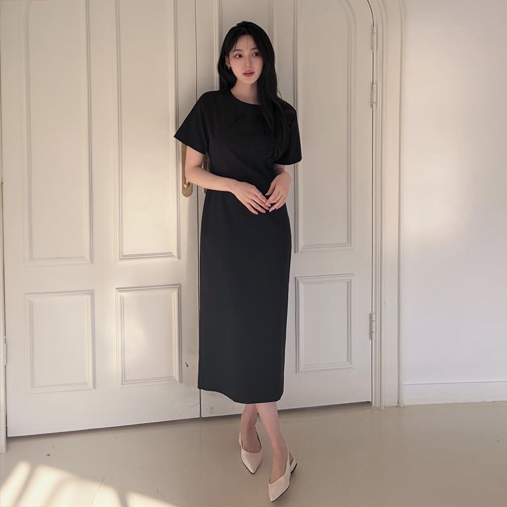 Mommet Keunsol Half H-Line Dress Black