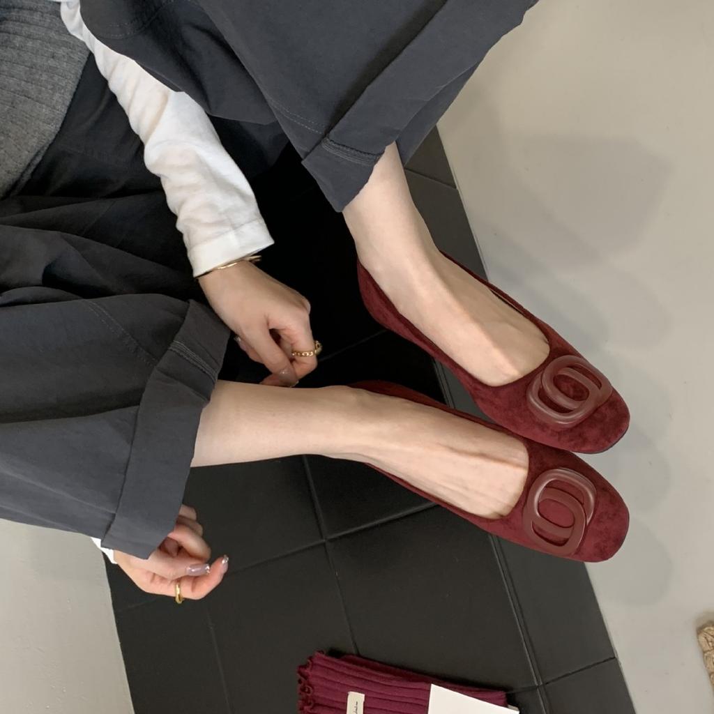 2025 neue kleine quadratische Wildleder-Slipper mit flachem Ausschnitt, vielseitig, dünn, Pendler, weiche Sohle, Fußbedecker, Damen-Einzelschuhe