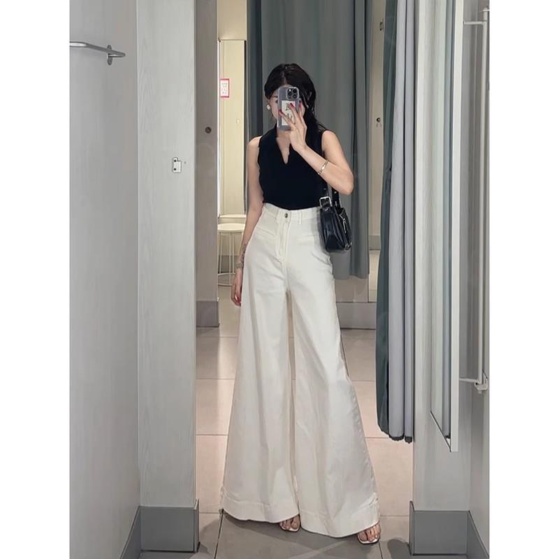 Weiße High-Waist Schlagjeans mit weitem Bein für Damen - Schlankmachender Herbst 2024 Stil