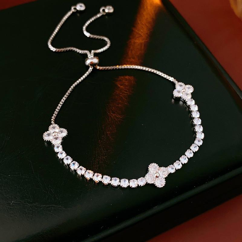 Flowing light~ Super Sparkling Zircon Flower Bracelet Exquisite Fashion Bracelet Temperament Versatile High-end Jewelry Women