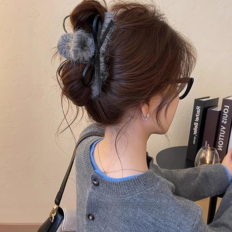 Plush Leather Bow Large Hair Claw Autumn/winter Furry Headband Womans Elegant Hair Pins Shark Clips Female Fashion Barrettes