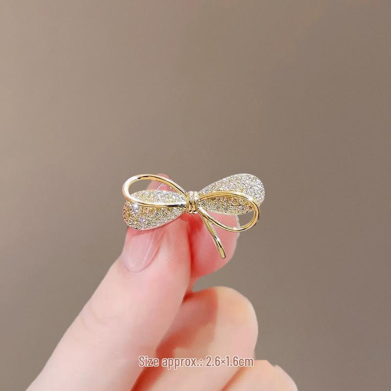 Chic Butterfly Brooch for Women - High-End Fashion Corsage