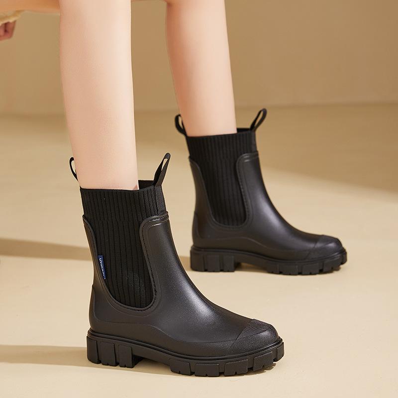 Rain Boots Women's Four Seasons Fashion Outdoor Mid-tube Waterproof Non-slip Rubber Shoes Fashion Rain Boots
