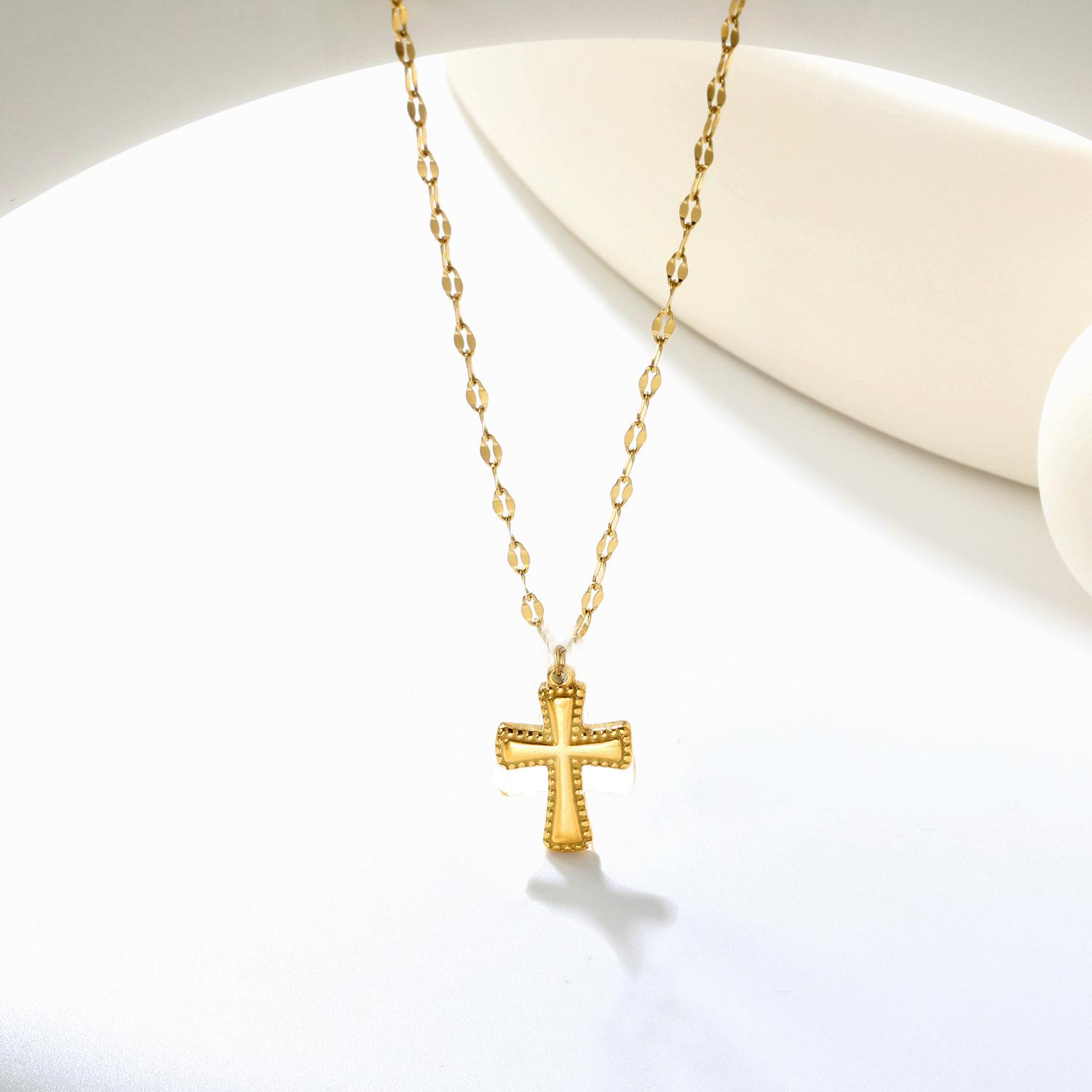 European & American Style Cross Titanium Steel Clavicle Necklace for Women - High-End, Versatile, Simple Pendant Design золотой