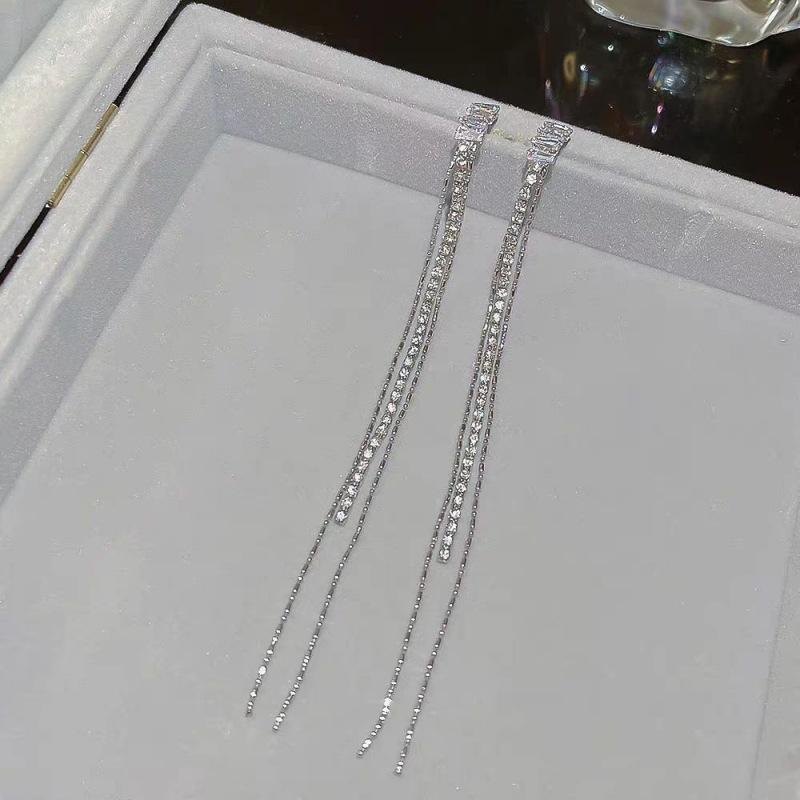 Long elegant zircon diamond fringed earrings light luxury niche high-end earrings temperament versatile earrings