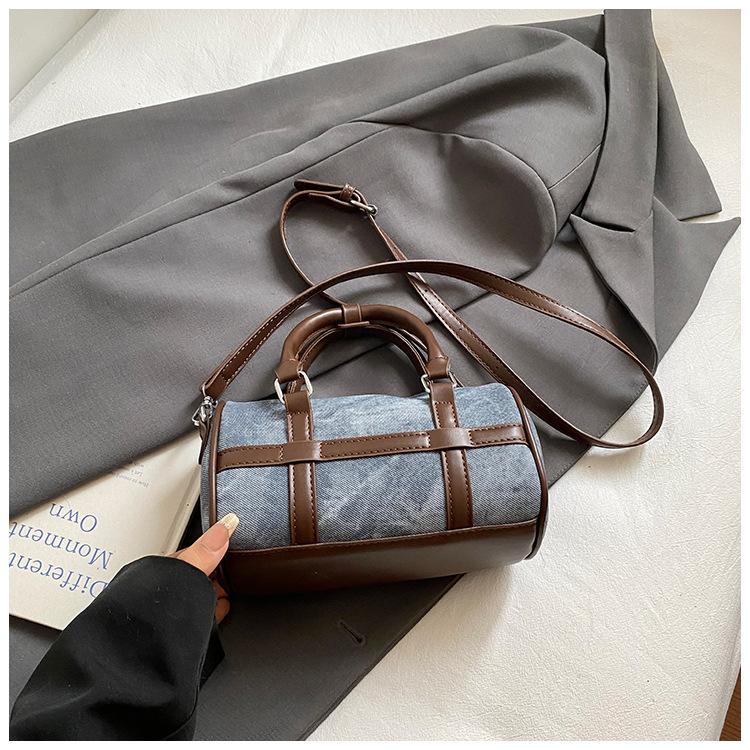 High value handbag niche pillow bag 2025 new commuter women's bag trendy fashion shoulder bag foreign style messenger bag