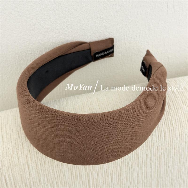 Hairband with A Sophisticated Look. Fall and Winter Headband for Women. New Design. Outdoor Hairpin To Hold Back Hair.