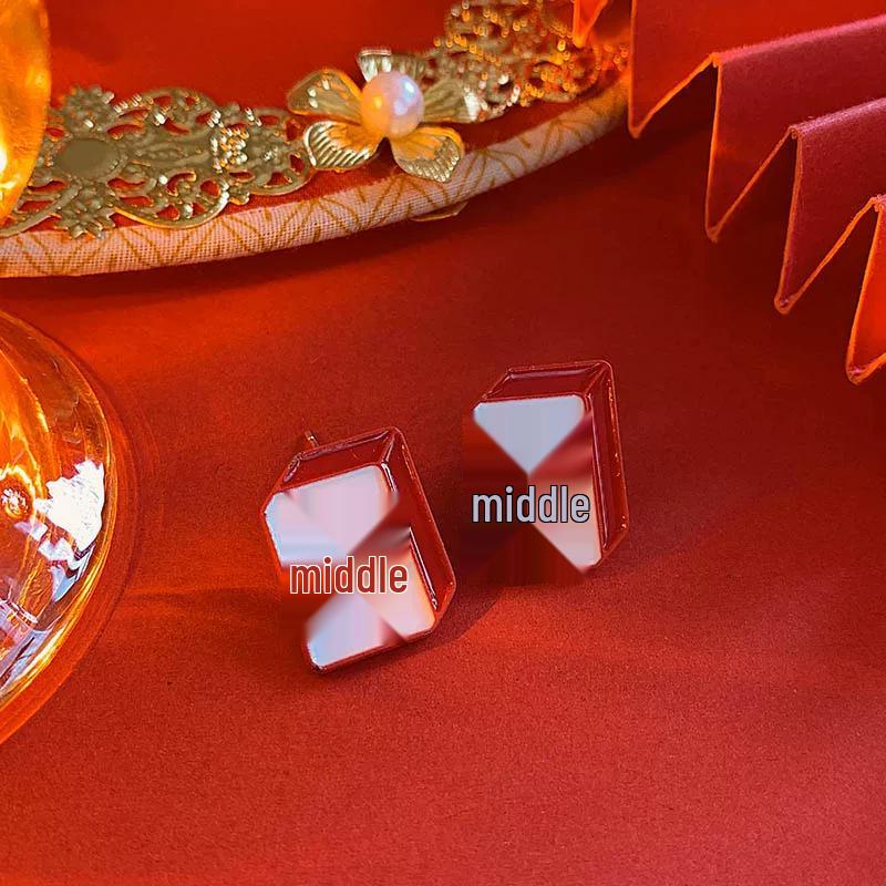 Amber Coffee French Retro Luxury Earrings - Women's Elegant Studs with Niche Design