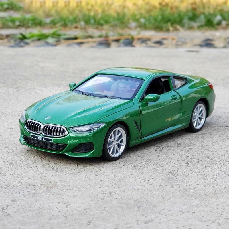 1:35 BMW M8 M850i Supercar Alloy Car Die Cast Toy Car Model Sound and Light Children's Toy Collectibles Birthday gift