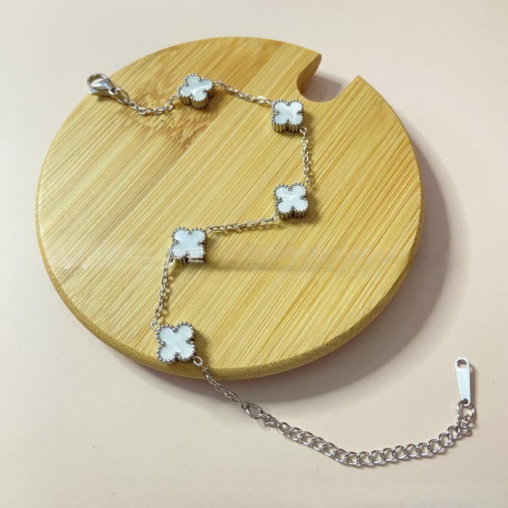 Lite Blomst Mini Armbånd Firkløver 9mm Ny Titanstål Fem-blomst Liten Utsøkt Enkelt High-end Damearmbånd