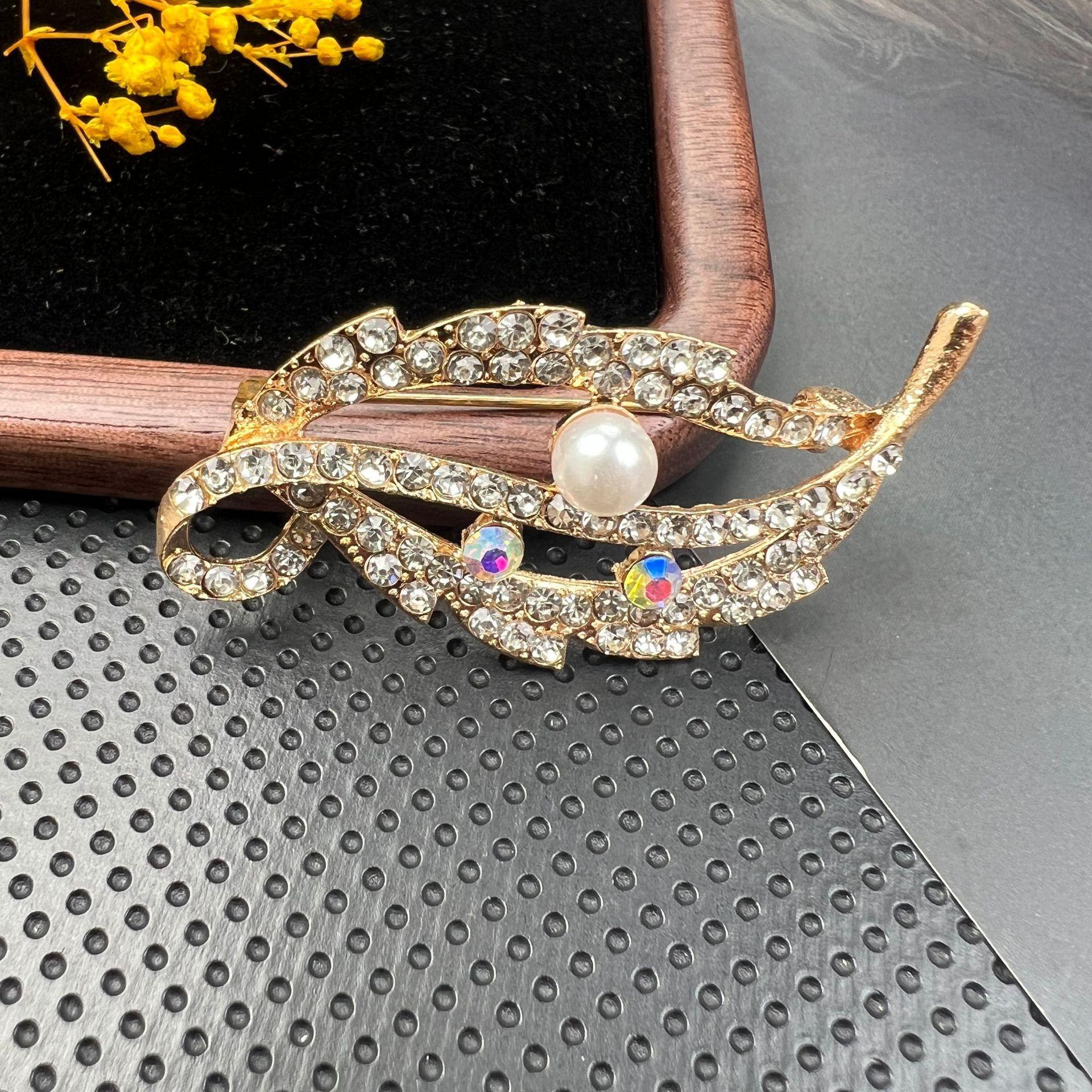 

Ретро брошь с кристаллами-бриллиантами, с булавкой от оголения и металлической пряжкой для аксессуаров для одежды