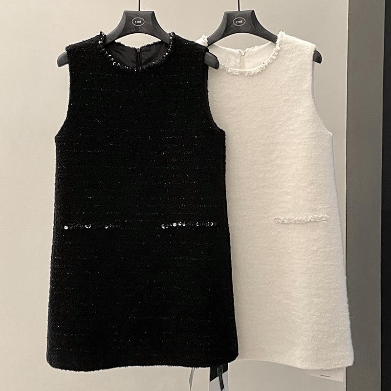 

FONE Jianhe 2024 Winter Beaded Layered Wool Vest Dress - Xiaoxiang Style