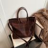 Popular large-capacity plaid tote bag women's new fashionable versatile commuter shoulder messenger bag