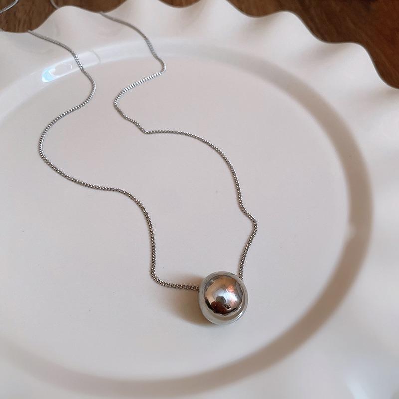 Brushed water drop love pendant, pull-out necklace, simple and high-end sweater chain, niche cold wind necklace jewelry