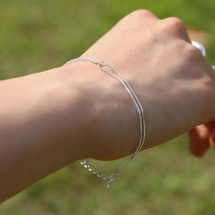 Half connected bracelet