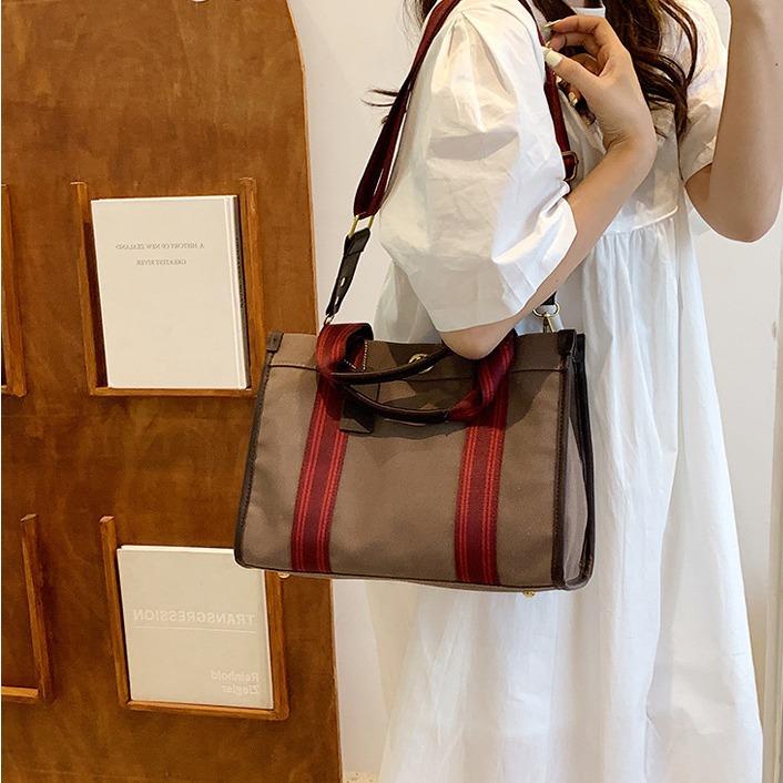 Large-capacity simple tote bag spring and summer new high-end texture contrasting color portable shoulder bag