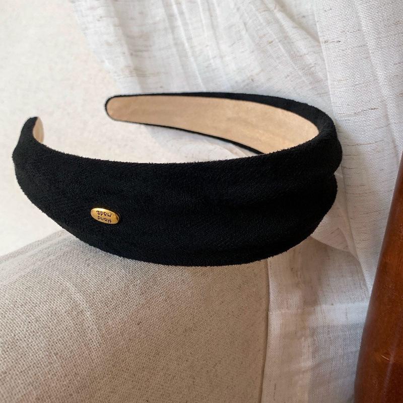 

Women s Retro Suede Wide-Brim Headband - Elegant & Cozy for Autumn/Winter, High Top Style.