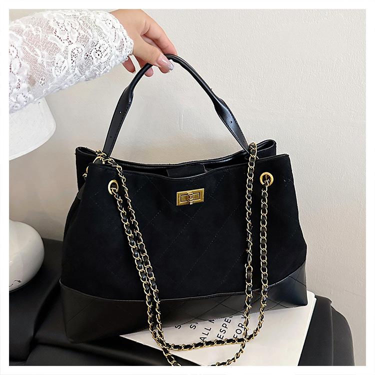 Retro Premium Kettentasche, Damentasche, neue Wildleder-Tragetasche, Schultertasche mit großem Fassungsvermögen.
