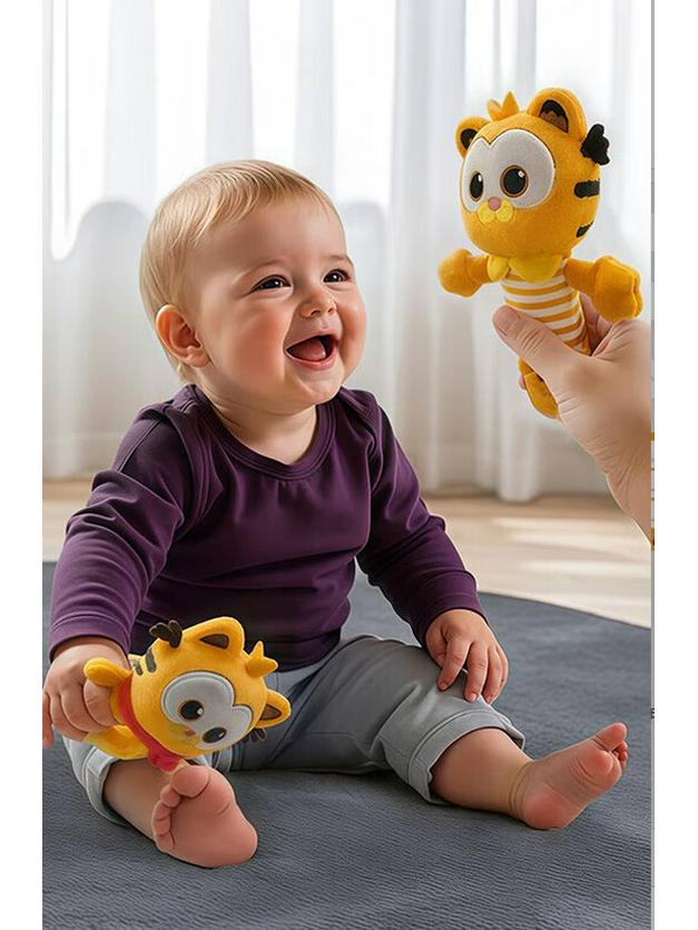 Garfield Newborn Plush Rattle Gift Set