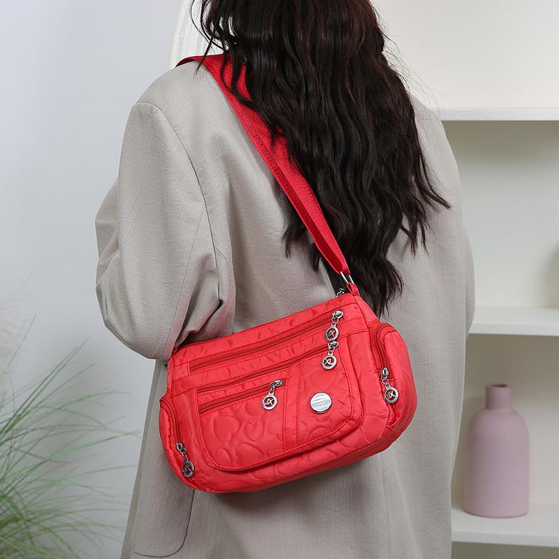 Bag Women's Large Capacity Shoulder Bag Waterproof and Wear Resistant Multi Pocket Commuter Leisure Outdoor Crossbody Bag