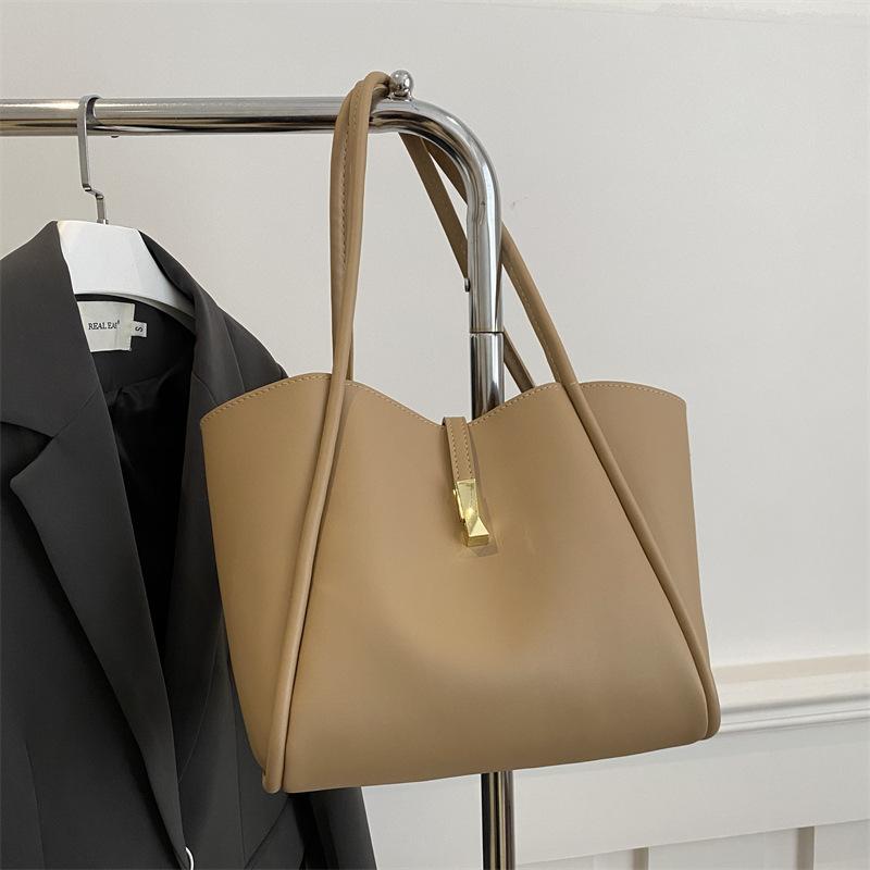 Retro Foreign Large-capacity Bag Women's Bag 2025 New Fashionable and Simple Tote Bag Niche Shoulder Armpit Bag
