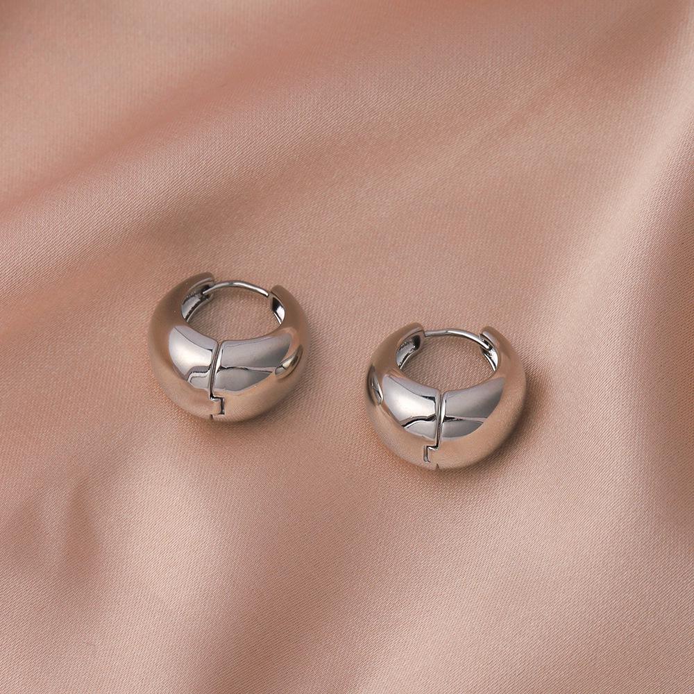 French Retro High-End Ear Cuffs: Women's Versatile Hoop Fashion Circle Earrings for Square and Round Faces