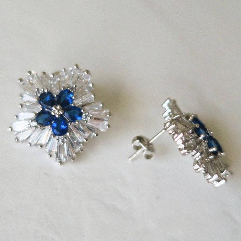 Recommended, Sweet And Cool Wind Snowflake Zircon Stud Earrings For Women, Christmas Creative Earrings And Earrings Gift