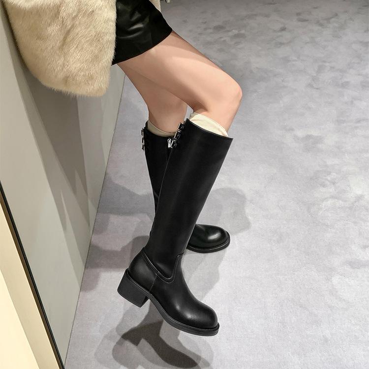 New spot Seoul scheming boots~ belt buckle side zipper thick heel high boots women's 2025 new velvet ride