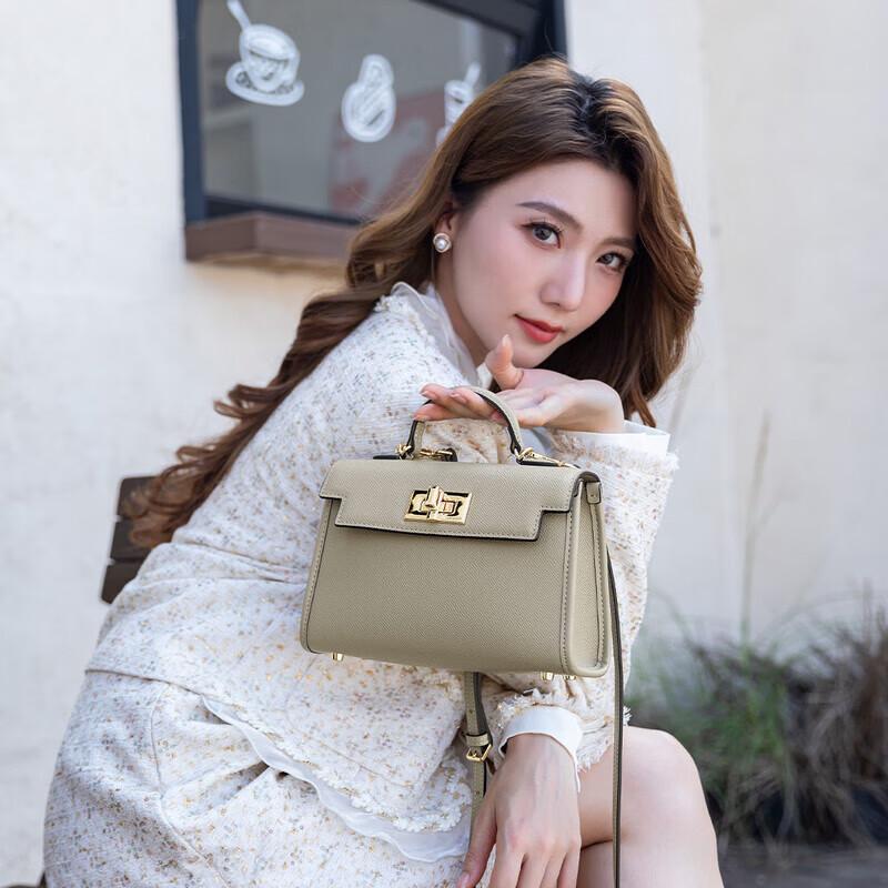 Pierre Cardin Versatile Leather Handbag