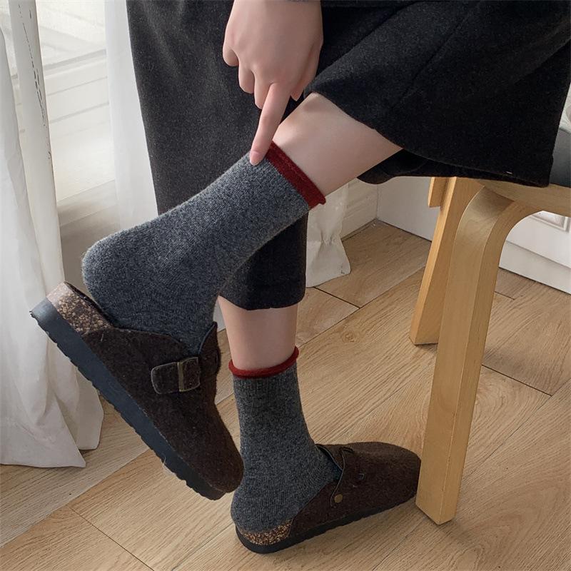 Rolled-up and Color-blocking Socks for Autumn and Winter, Soft and Warm Wool Socks, Easy To Wear and Versatile Socks for Women