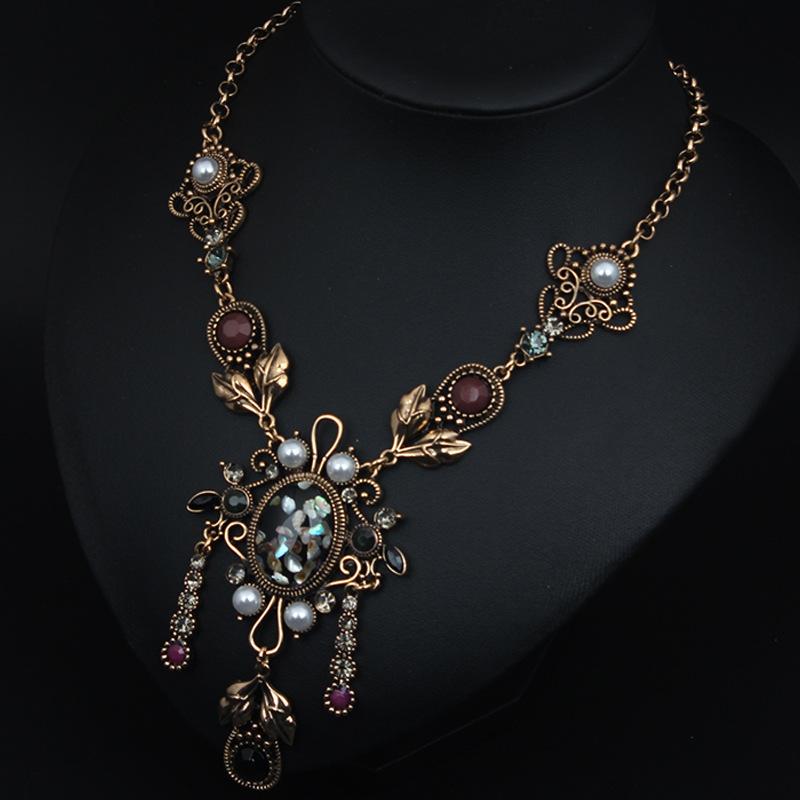 Retro Court Style, Temperament Vielseitige Schlüsselbein-Kurzhalskette Pulloverkette Übertriebenes Damenzubehör