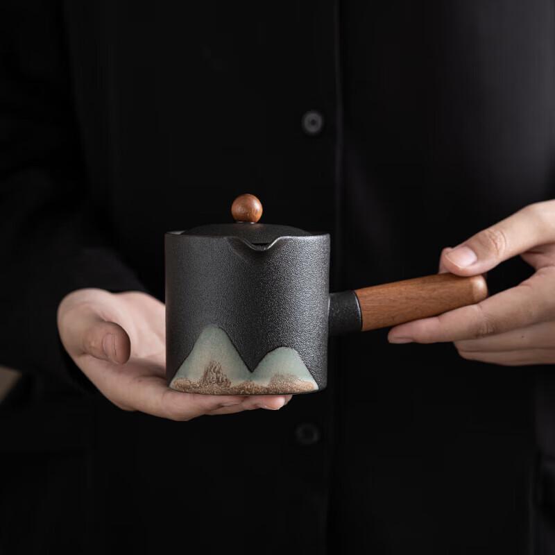 Sushih Ceramic Hand-Painted 'A Thousand Li' Gongfu Tea Set Gift Box