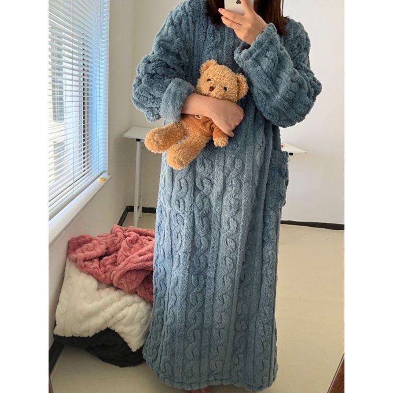 Women's Winter Coral Fleece Jacquard Long Robe Pajamas with Pockets