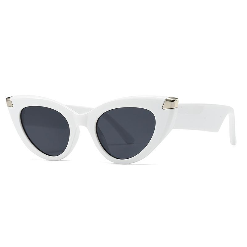 

Fashionable Luxury Designer Vintage Cat Eye Big Frame Sunglasses ladies For Female Sun Glasses Punk Rivet Classic Outdoor Shades UV400