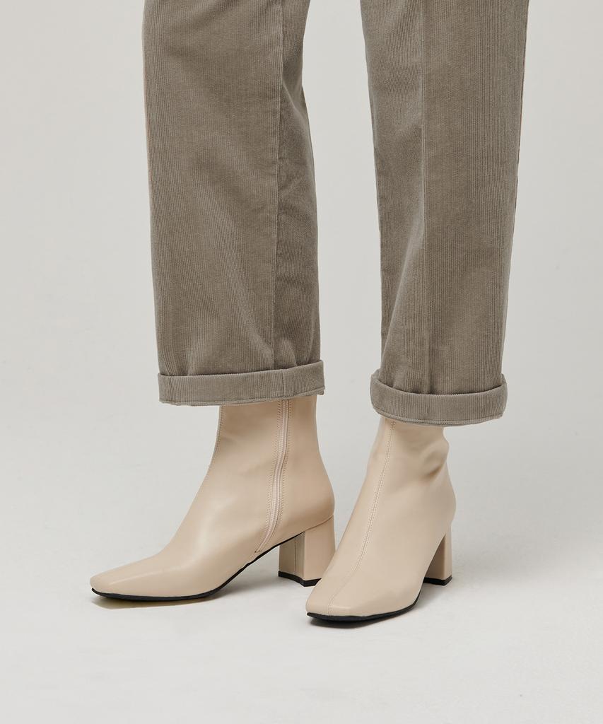MUSINSA STANDARD WOMAN Women'S Tapered Corduroy Pants [Light Beige]