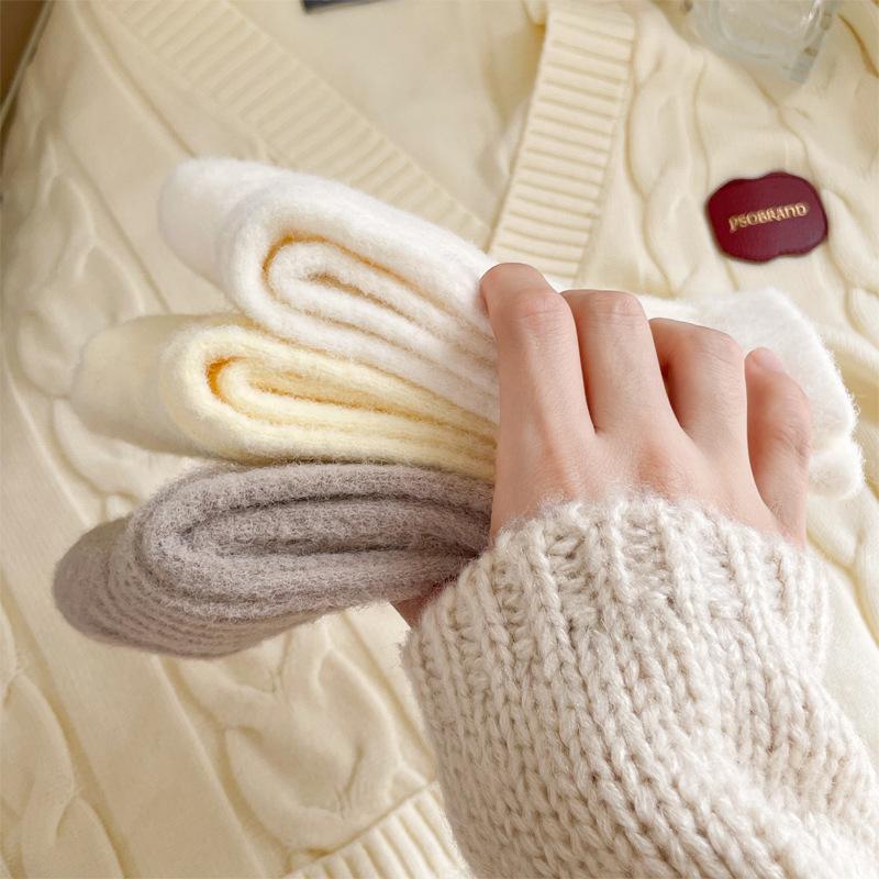 Women In Autumn and Winter Add Velvet and Thick Warm Yuezi Tube Floor Socks