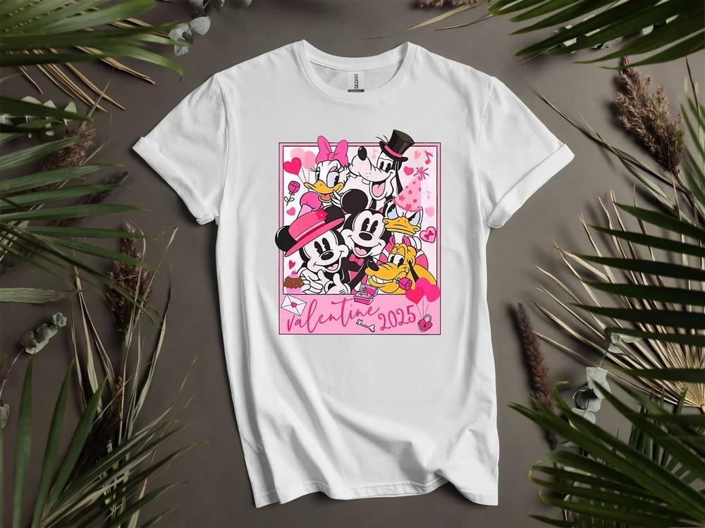 

Cute Mickey And Friends Valentine Photo Hoodie Tshirt Men Women Unisex AD237 M