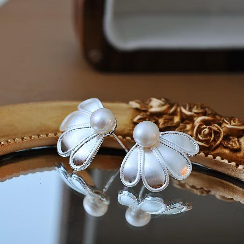 A Pair Pearl Petals  Stud Earrings For Women Light Luxury Fashion Jewelry Minimalist Accessories Support Wholesale