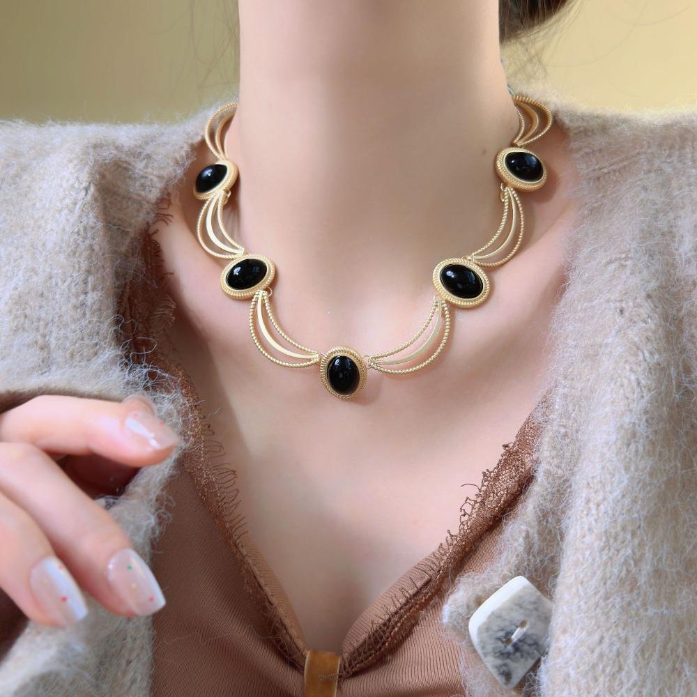 Classic Charm Geometric Black Ellipse Imitation Gemstone Stud Earrings Necklace for Women Fake Piercing Ear Clip Jewelry Gifts