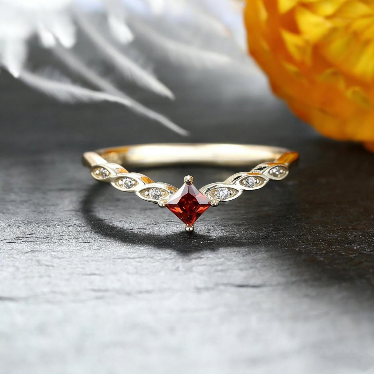 Silver Art Origin S925 Sterling Silver Red Diamond Stacking Ring for Women - Elegant, Simple, Exquisite European and American Style US Size 9